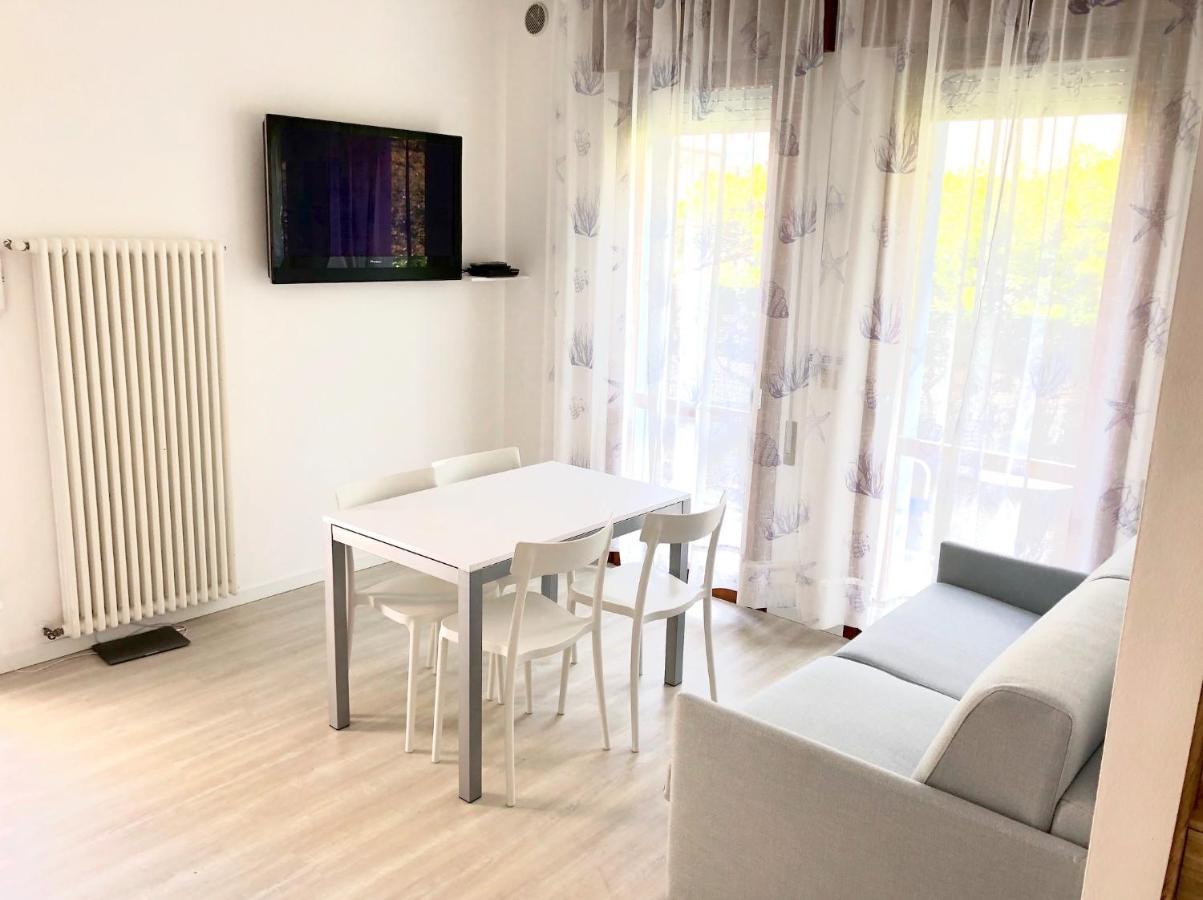 Villa Santin Carraro Immobiliare - Family Apartments Lido di Jesolo Exterior photo