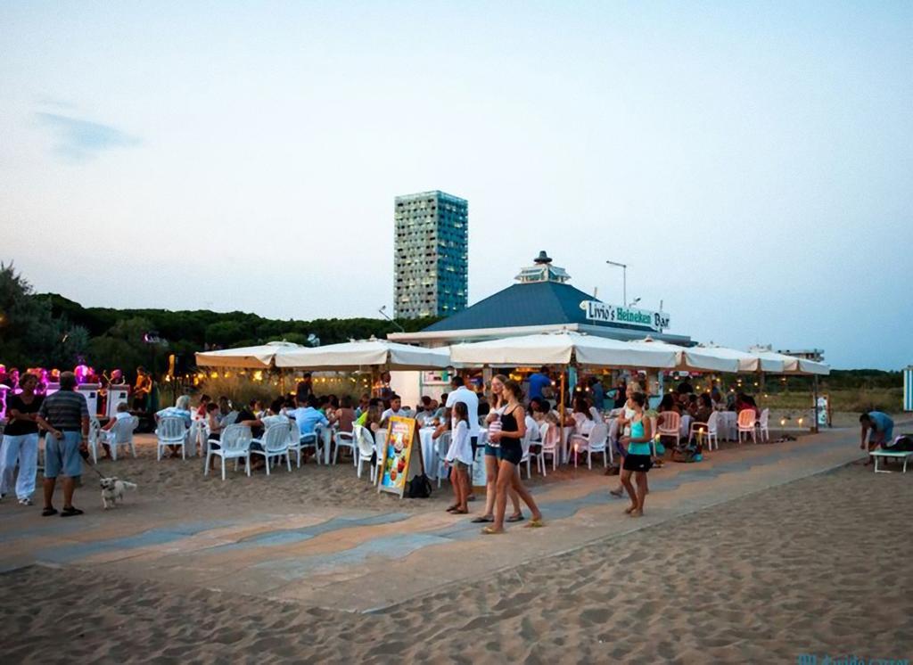 Villa Santin Carraro Immobiliare - Family Apartments Lido di Jesolo Exterior photo