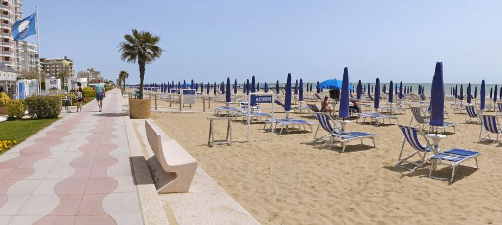 Villa Santin Carraro Immobiliare - Family Apartments Lido di Jesolo Exterior photo